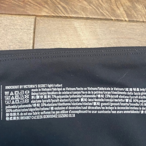 Victoria’s Secret Sport Leggings - Picture 8 of 8